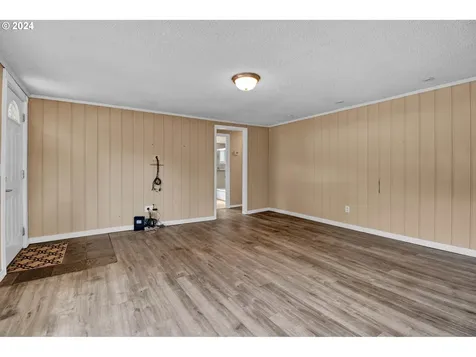 358 S 70th Street Springfield OR 97478