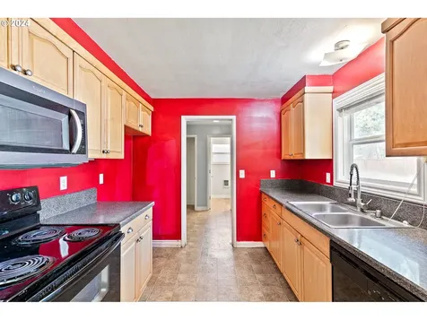 566 Archie Street Eugene OR 97402