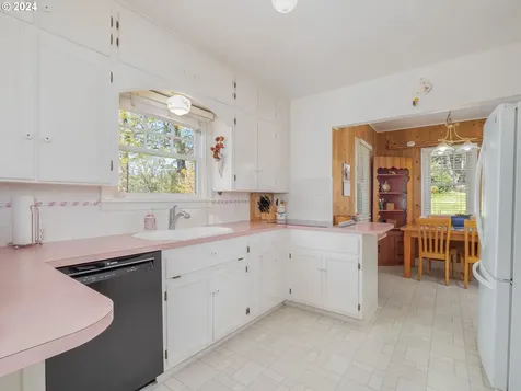 19462 NE Calkins Lane Newberg OR 97132