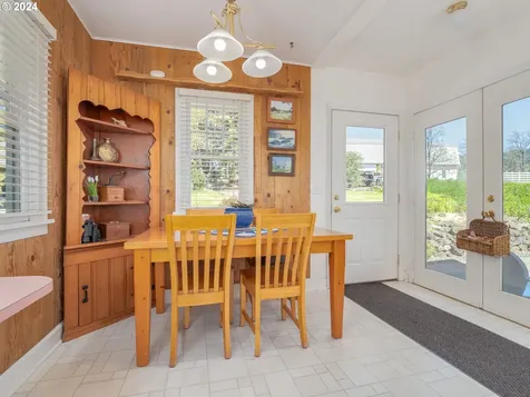 19462 NE Calkins Lane Newberg OR 97132