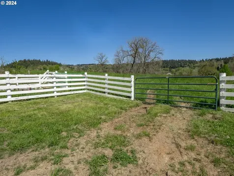 19462 NE Calkins Lane Newberg OR 97132