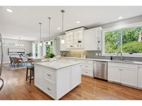 5733 Sw 54th Avenue Portland OR 97221