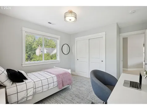 5733 Sw 54th Avenue Portland OR 97221