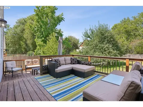 5733 Sw 54th Avenue Portland OR 97221