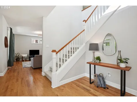 5733 Sw 54th Avenue Portland OR 97221