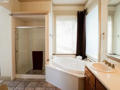 3282 Lakeside Drive Eugene OR 97401