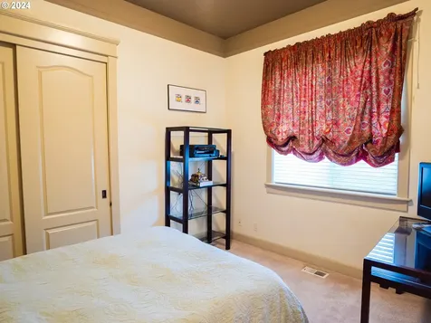 3282 Lakeside Drive Eugene OR 97401