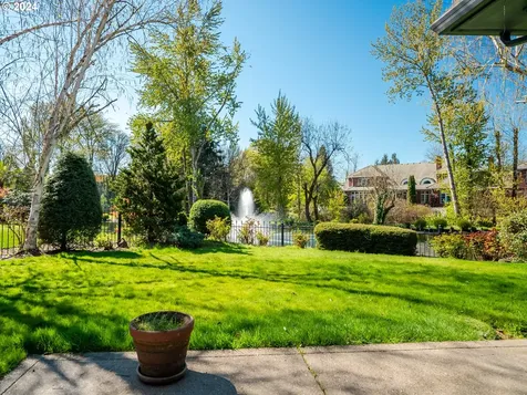 3282 Lakeside Drive Eugene OR 97401