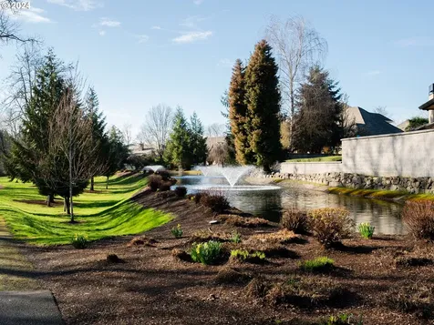 3282 Lakeside Drive Eugene OR 97401