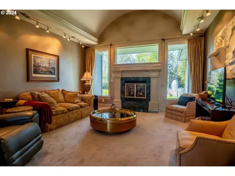 3282 Lakeside Drive Eugene OR 97401