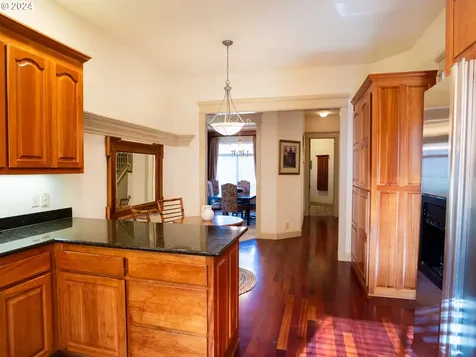 3282 Lakeside Drive Eugene OR 97401