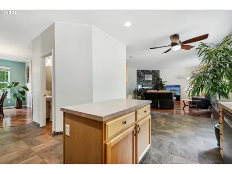 527 Nw Hertel Street Hillsboro OR 97124