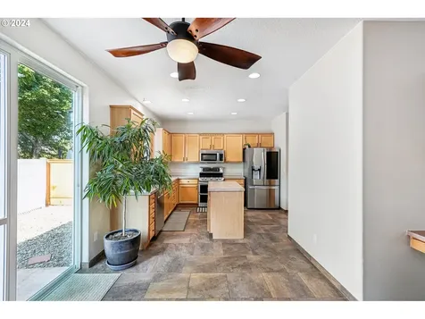 527 Nw Hertel Street Hillsboro OR 97124