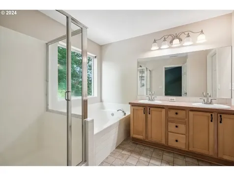 527 Nw Hertel Street Hillsboro OR 97124