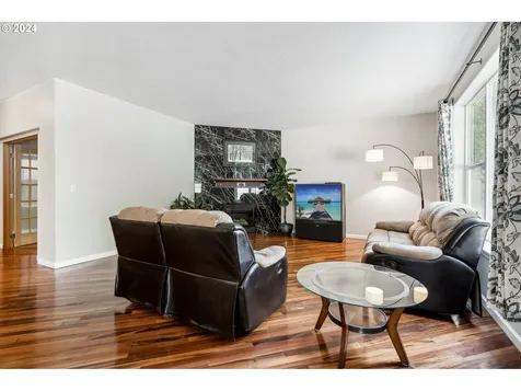 527 Nw Hertel Street Hillsboro OR 97124