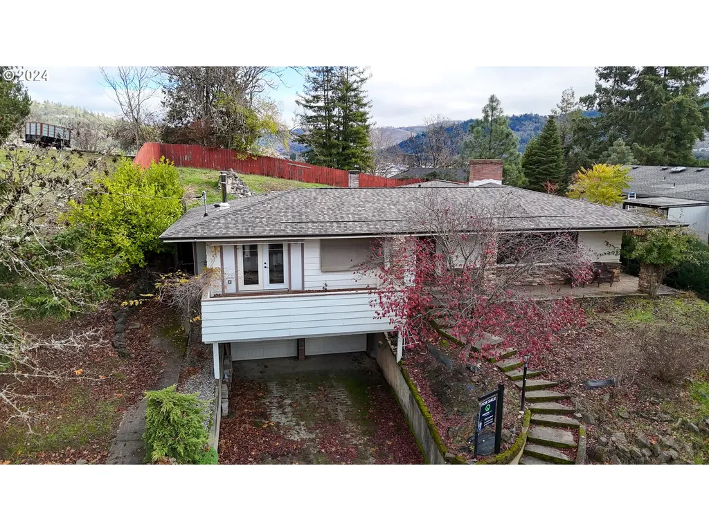 567 NE Denver Street Roseburg OR 97470