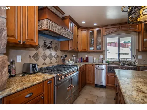 567 NE Denver Street Roseburg OR 97470
