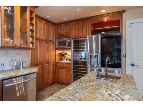 567 NE Denver Street Roseburg OR 97470