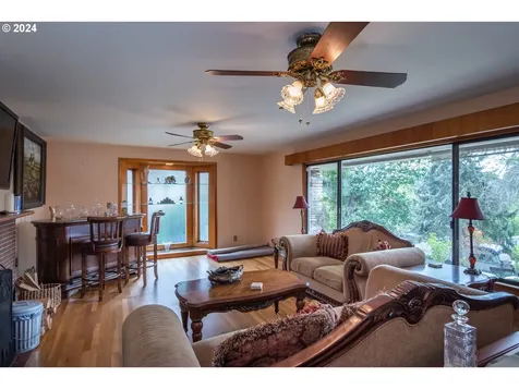 567 NE Denver Street Roseburg OR 97470