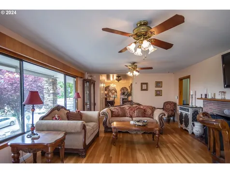 567 NE Denver Street Roseburg OR 97470