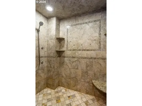 567 NE Denver Street Roseburg OR 97470