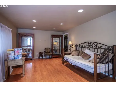567 NE Denver Street Roseburg OR 97470