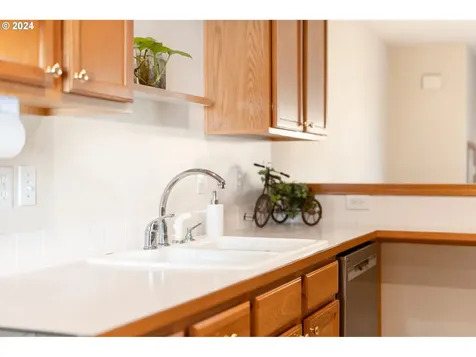 3134 NE 103rd Place Portland OR 97220