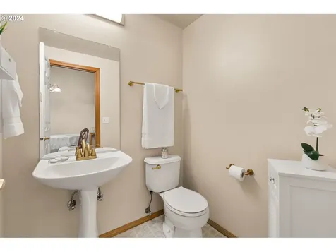 3134 NE 103rd Place Portland OR 97220
