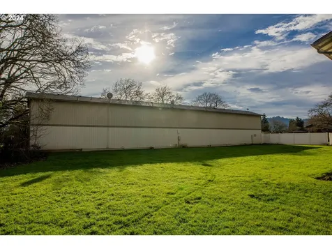 695 Manor Way Lebanon OR 97355