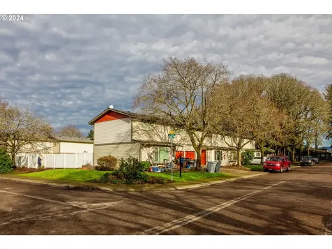695 Manor Way Lebanon OR 97355