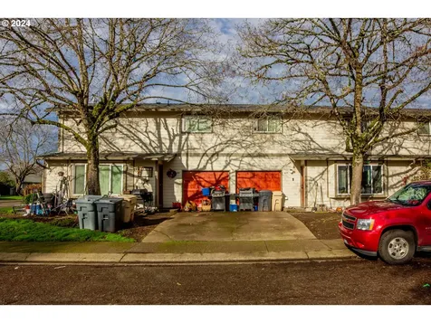 695 Manor Way Lebanon OR 97355