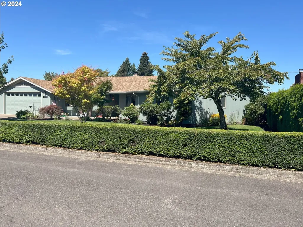 1371 Roundup Drive Eugene OR 97401