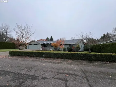 1371 Roundup Drive Eugene OR 97401