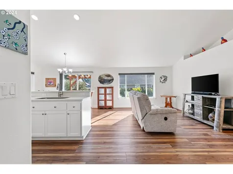 4021 Cherokee Drive Springfield OR 97478