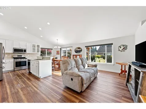 4021 Cherokee Drive Springfield OR 97478