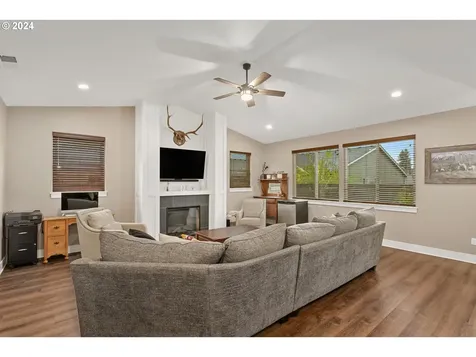 1341 NE Raymond Lane Estacada OR 97023