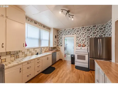 604 S 9th Street Coos Bay OR 97420