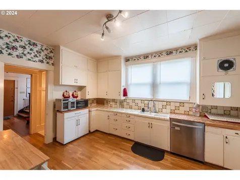 604 S 9th Street Coos Bay OR 97420