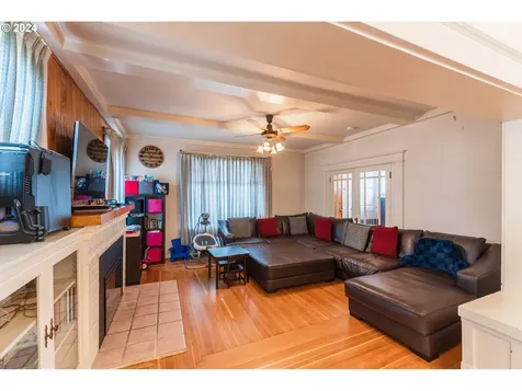 604 S 9th Street Coos Bay OR 97420