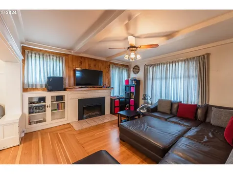 604 S 9th Street Coos Bay OR 97420