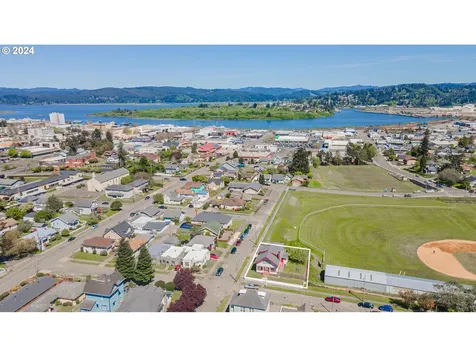 604 S 9th Street Coos Bay OR 97420