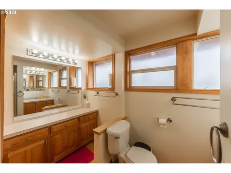 604 S 9th Street Coos Bay OR 97420