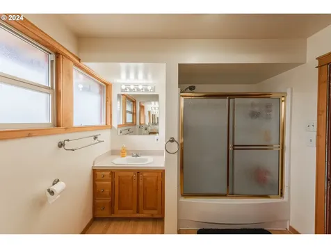 604 S 9th Street Coos Bay OR 97420