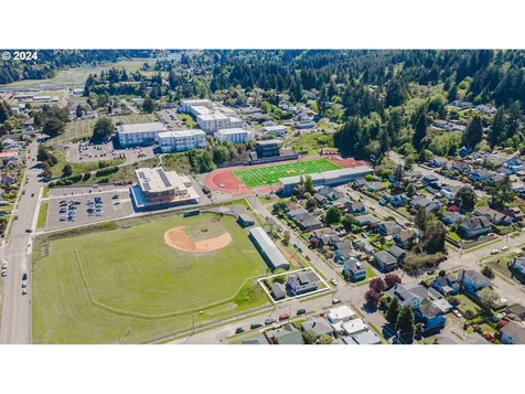 604 S 9th Street Coos Bay OR 97420