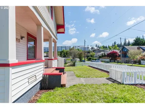 604 S 9th Street Coos Bay OR 97420