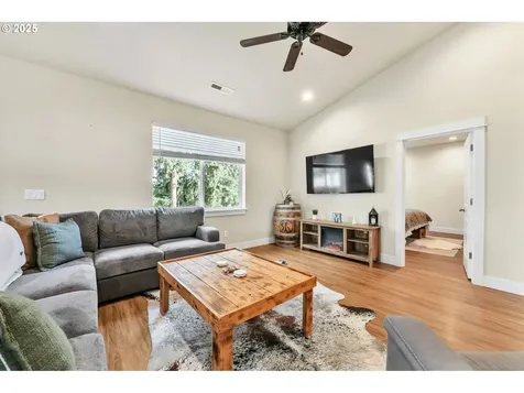 24701 Nottingham Street Veneta OR 97487