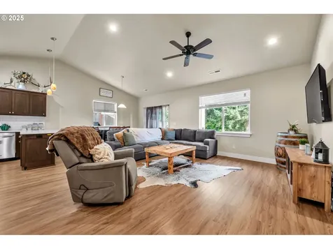 24701 Nottingham Street Veneta OR 97487