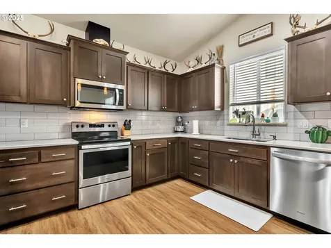 24701 Nottingham Street Veneta OR 97487