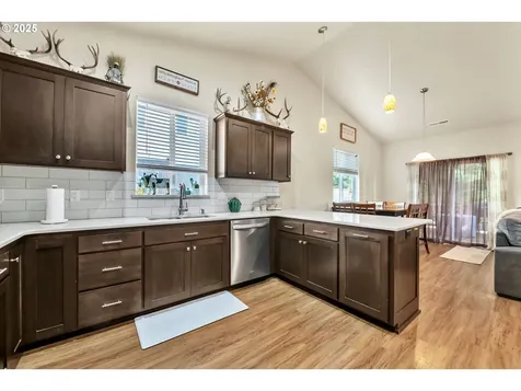 24701 Nottingham Street Veneta OR 97487
