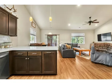 24701 Nottingham Street Veneta OR 97487